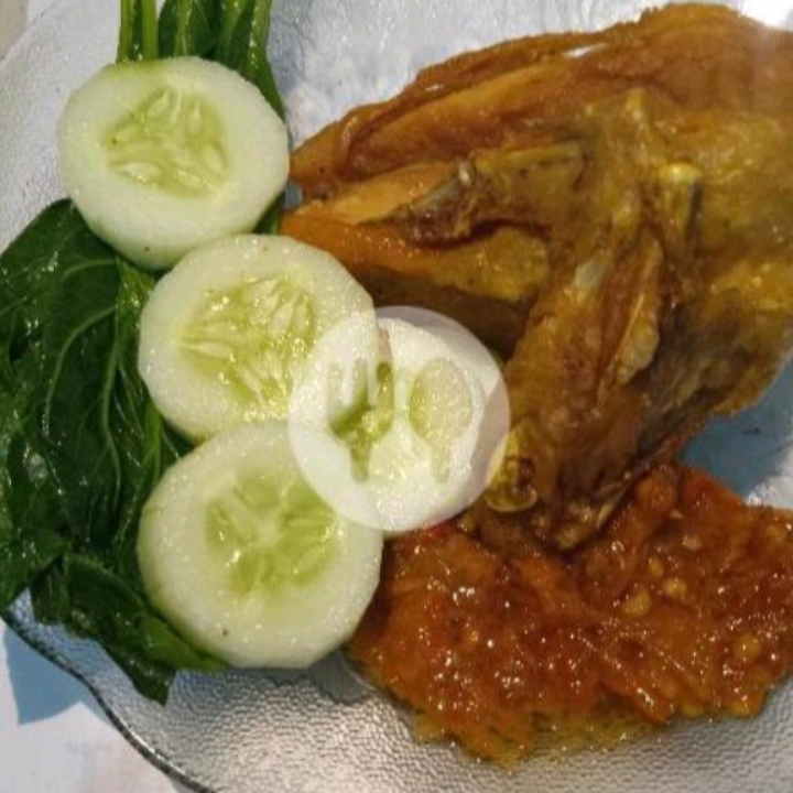 Lalapan Ayam Potong