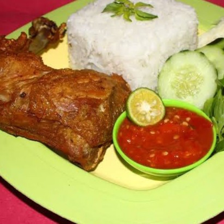 Lalapan Ayam Potong