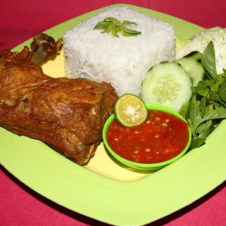 Lalapan Ayam Potong