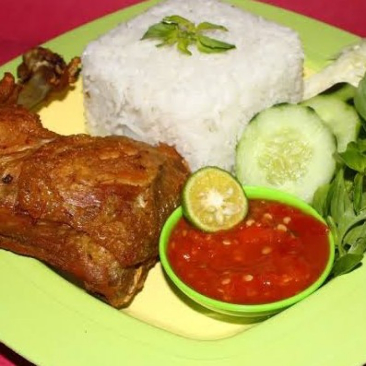 Lalapan Ayam Potong