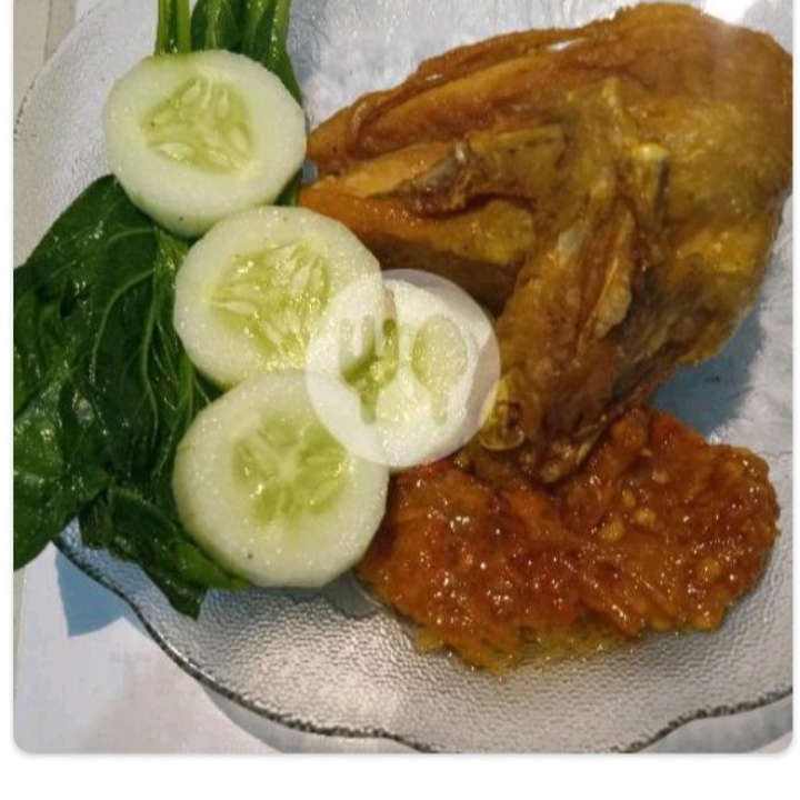 Lalapan Ayam Potong 