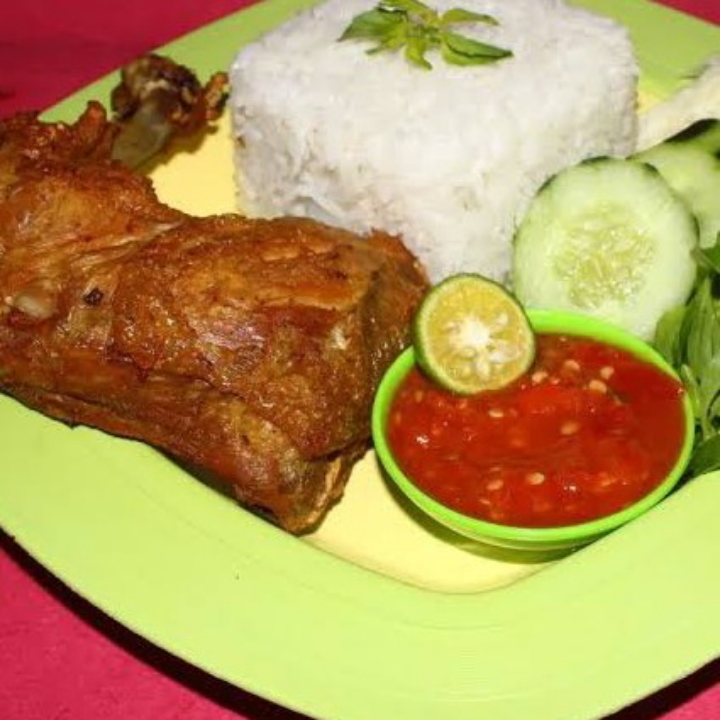 Lalapan Ayam Potong