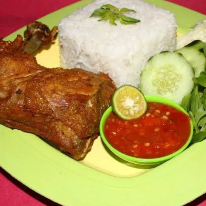 Lalapan Ayam Potong 
