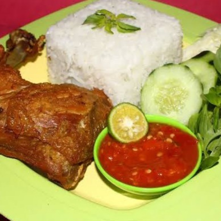 Lalapan Ayam Potong