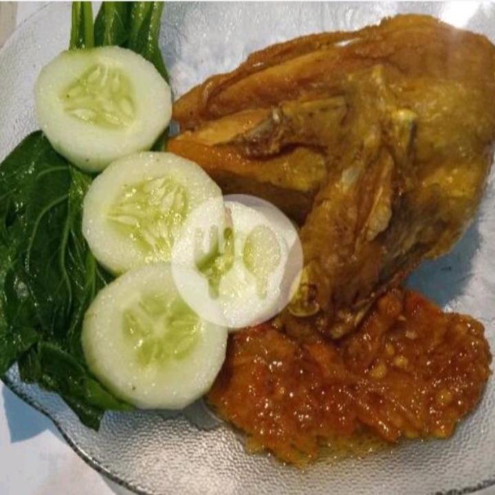 Lalapan Ayam Potong 