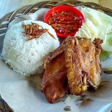 Lalapan Ayam Potong