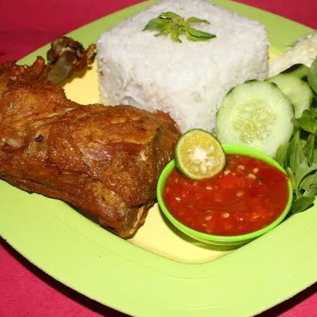 Lalapan Ayam Potong