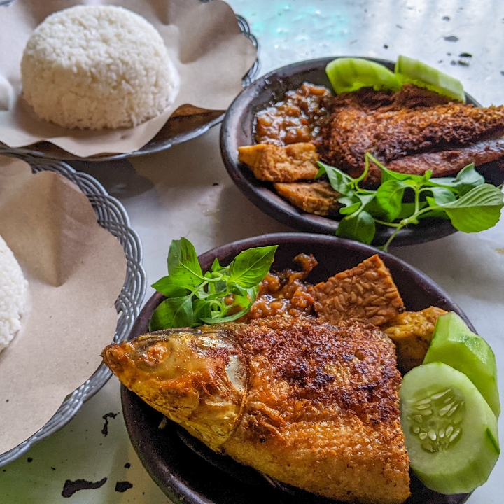 Lalapan Bandeng 