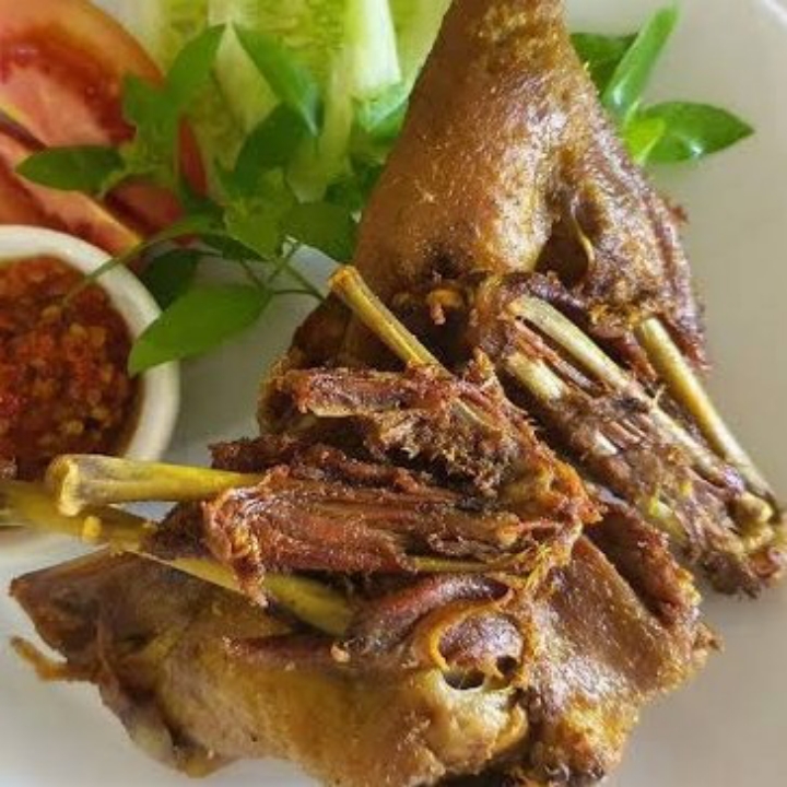 Lalapan Bebek Goreng