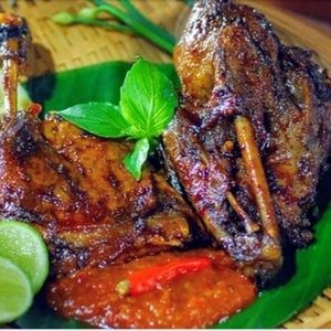 Lalapan Bebek Goreng