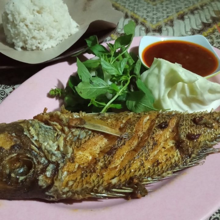 Lalapan Ikan Laut Tanpa Nasi