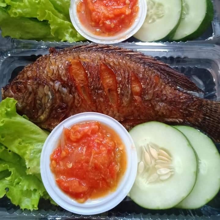 Lalapan Ikan Mujair Goreng
