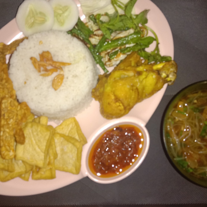 Lalapan Komplit