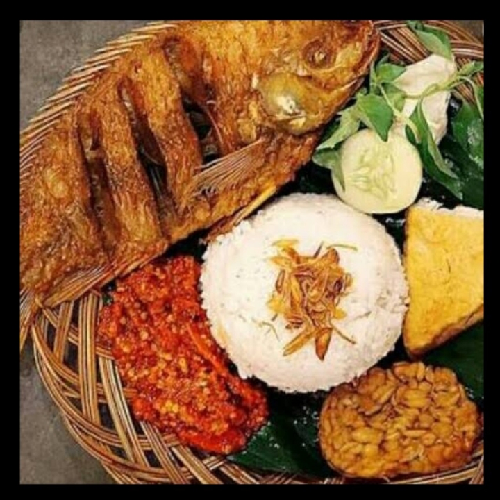 Lalapan Nila  