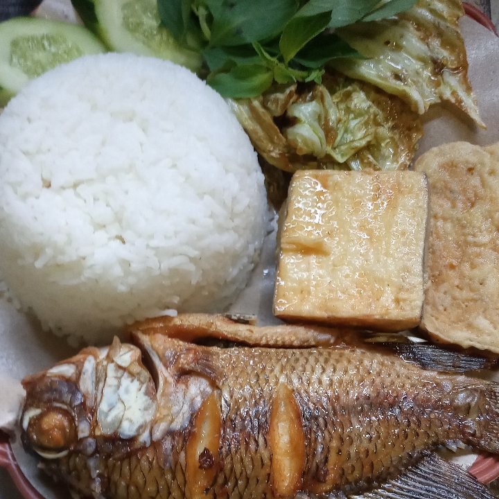 Lalapan Nila 