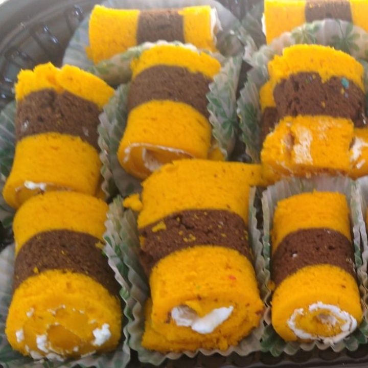Lapis Surabaya Roll