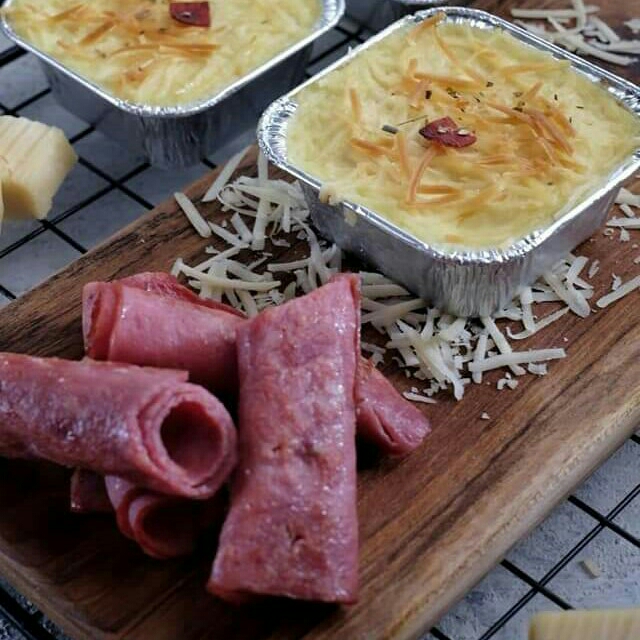 Lasagna Larise Beef Original 20000 Per Pcs