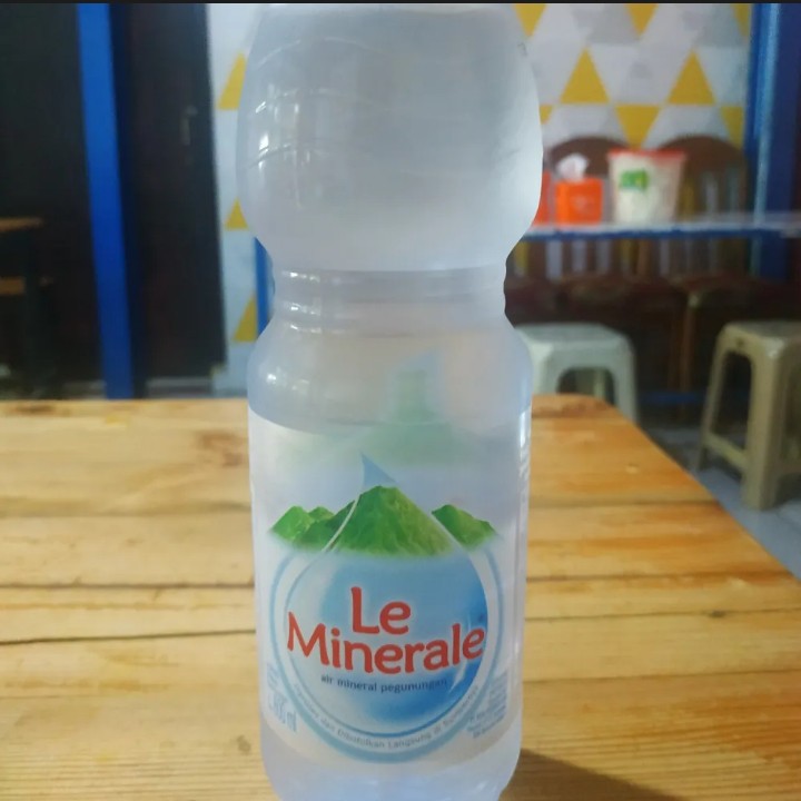 Le Minerale