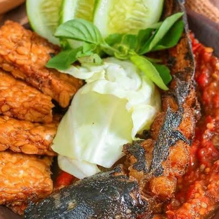 Lele Goreng Lalapan