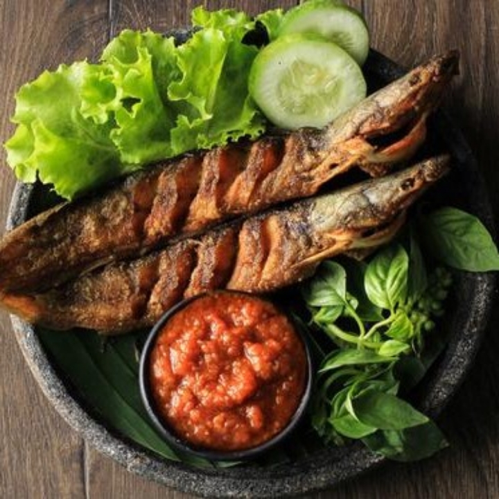 Paket Lele Goreng Nasi Dan Lalapan