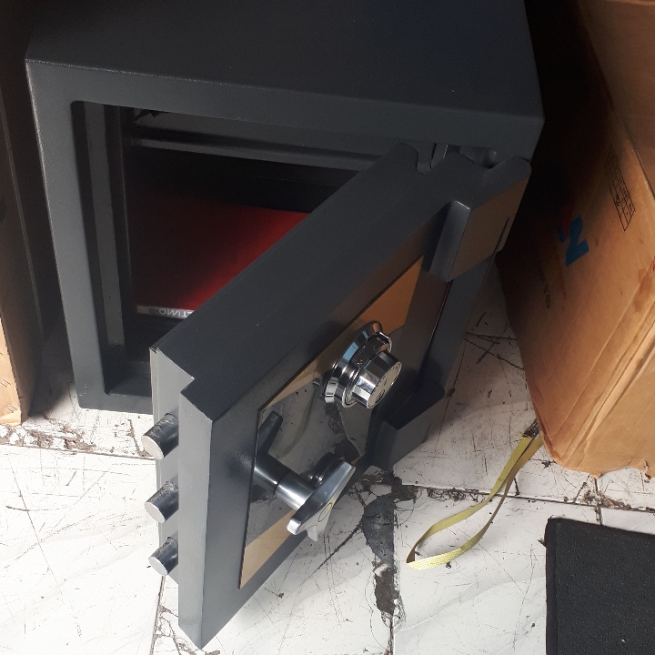 Lemari Besi Brankas Infinity Safe basic 1 2
