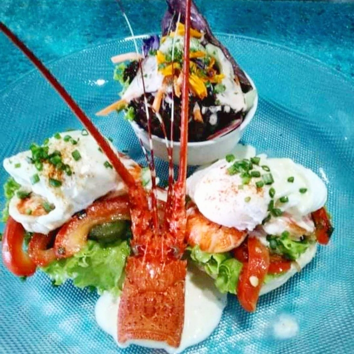 Lobster Benedict 