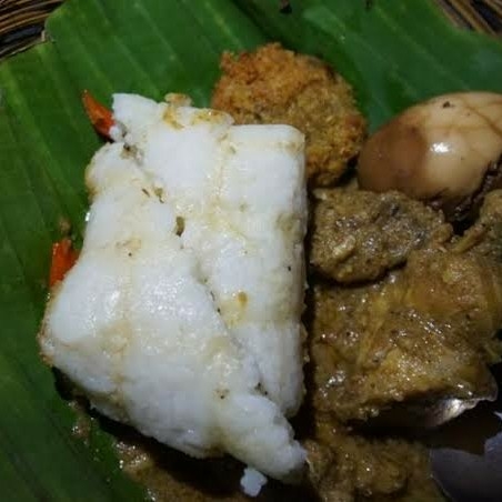 Lodoh Kupat Bu Suwarni