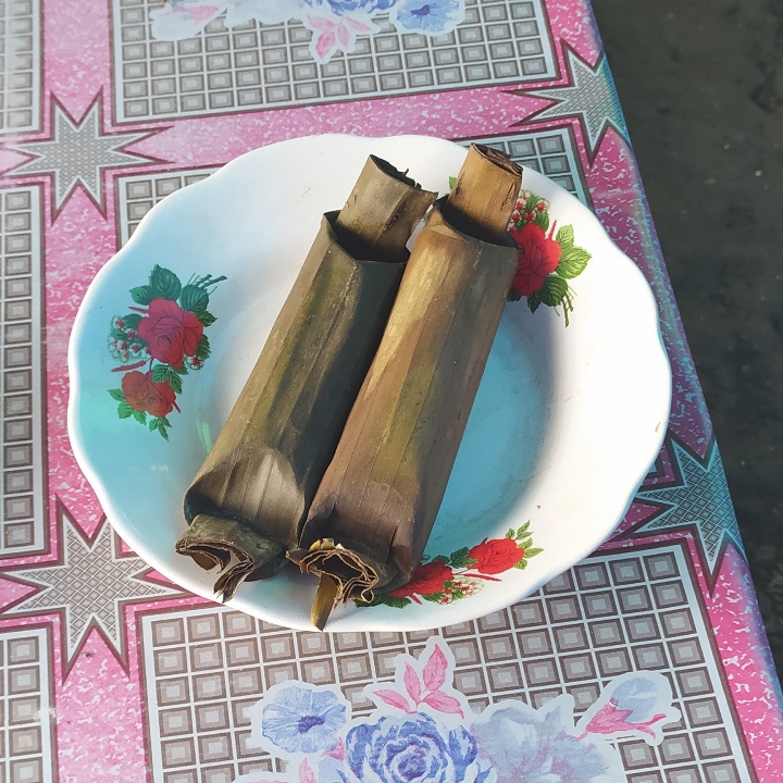 Lontong Utuh