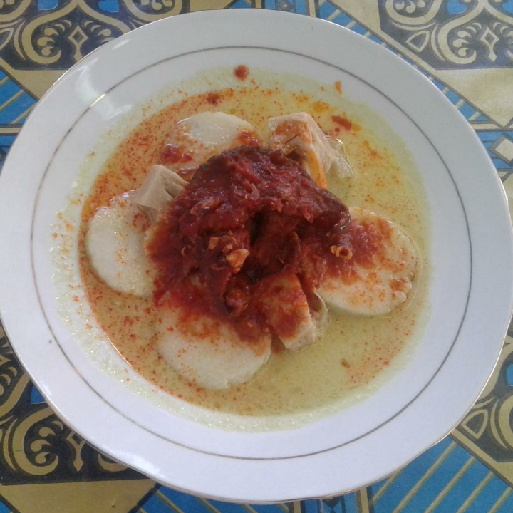 Lontong Telur Ayam