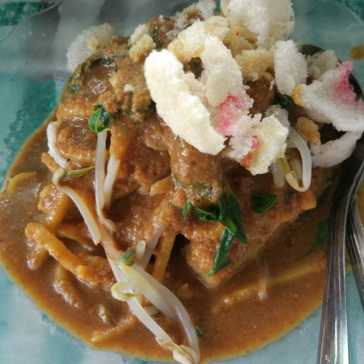 Lontong Pecal