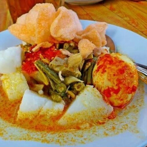 Lontong Sayur Komplit
