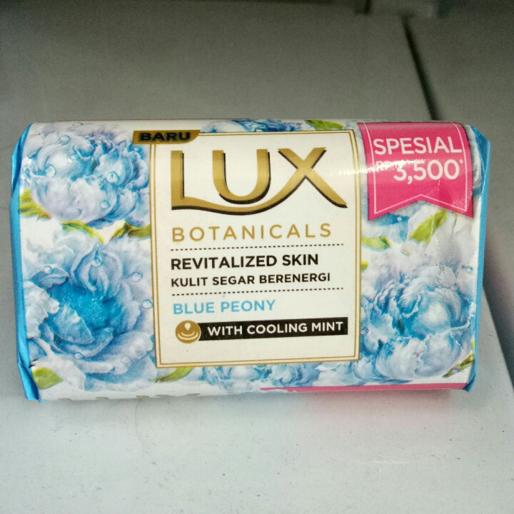 Lux Sabun Batang Blue Peony