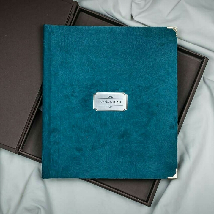 Luxury Book The Signature Series