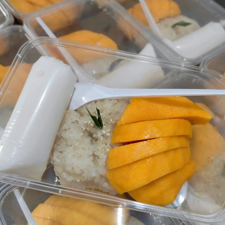 MANGGO STICKY RICE