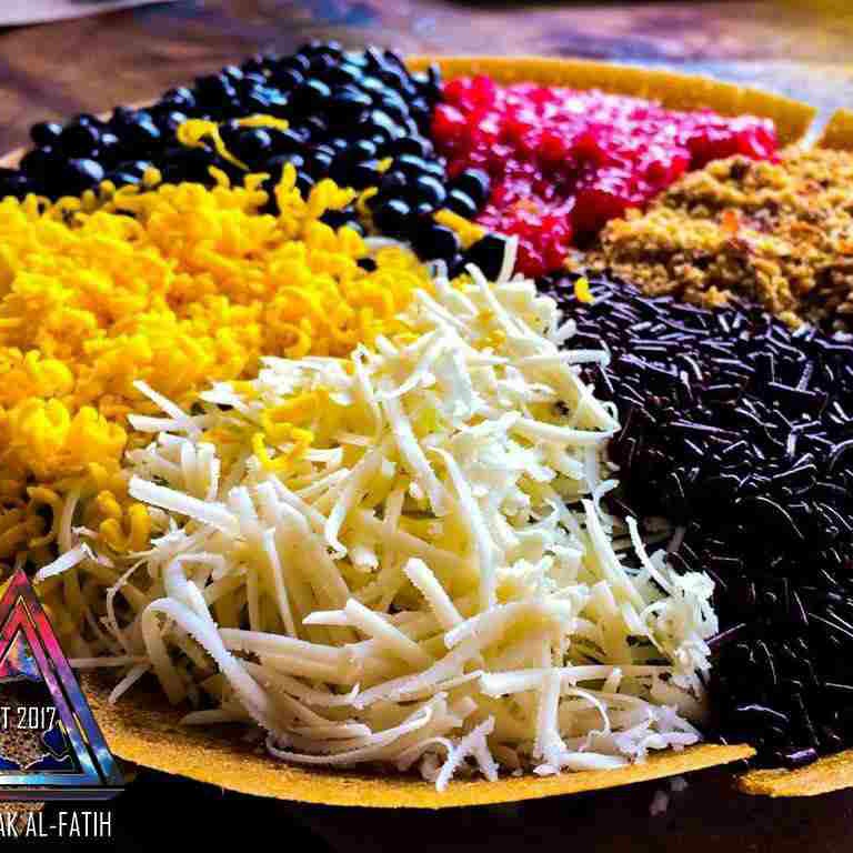 MARTABAK PIZZA 6 TOPING