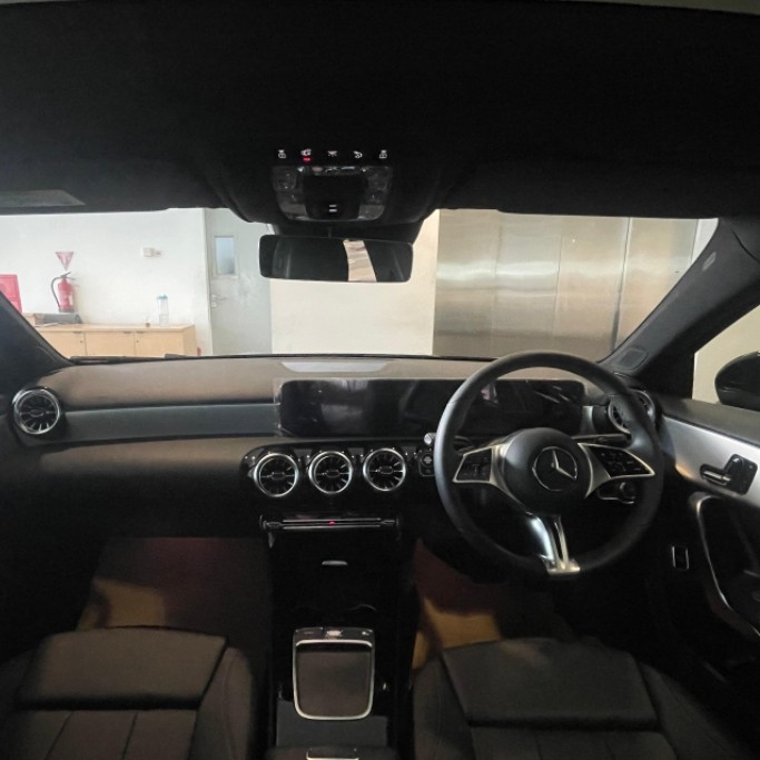 MERCEDES BENZ A200 NIK 2023 2