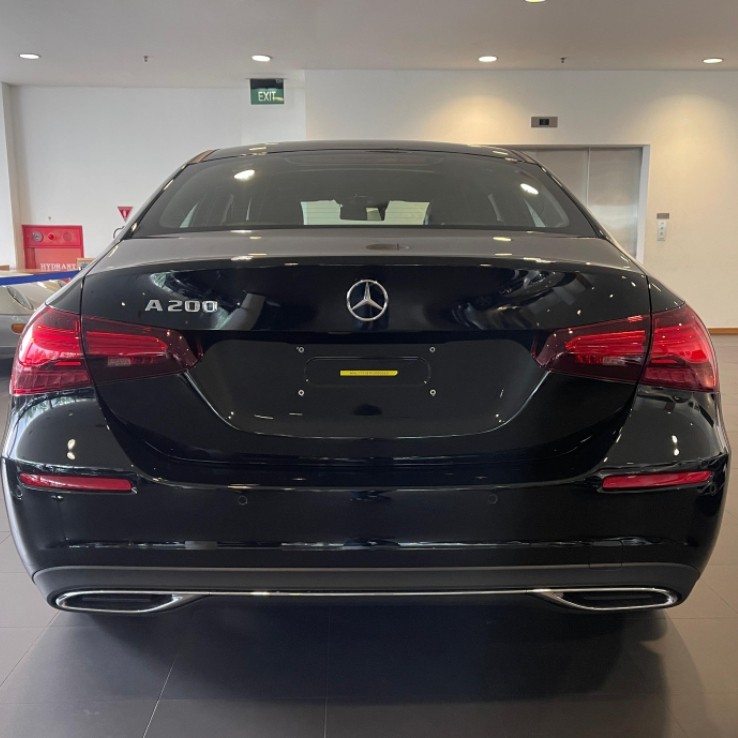 MERCEDES BENZ A200 NIK 2023 3
