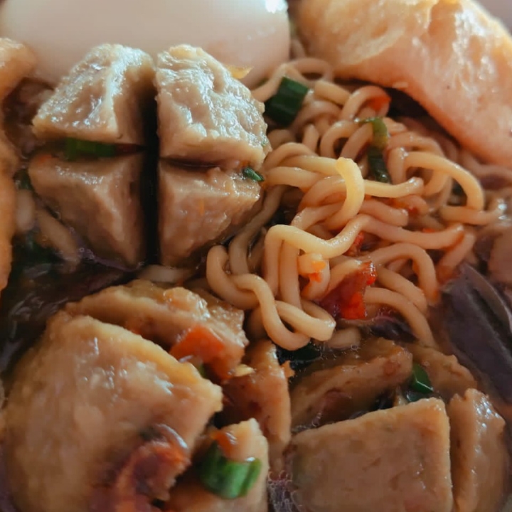 MIE BAKSO TELUR