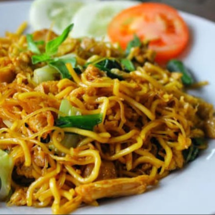 MIE KUNING GORENG AYAM