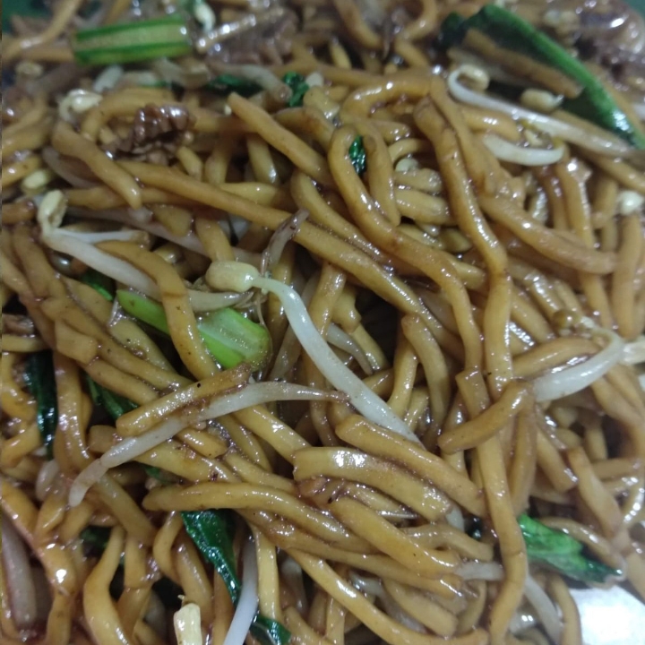 MIE KUNING GORENG DAGING SAPI 