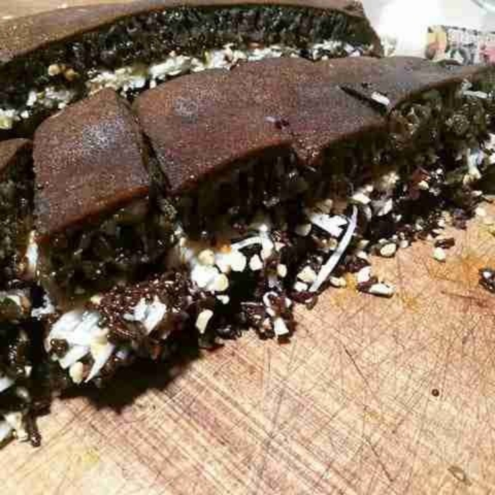 Martabak Coklat Kacang Keju Hitam