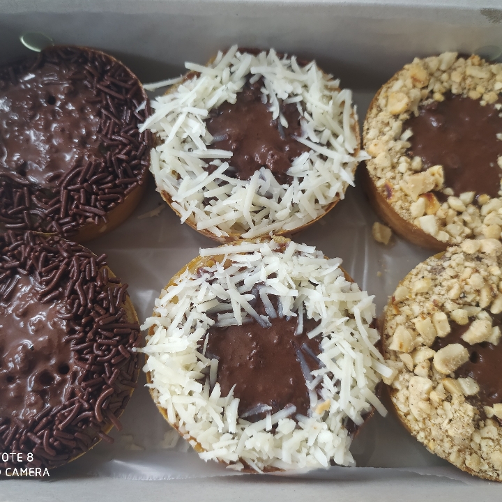 1 Box Martabak Mini Isi 6 Toping Istimewa