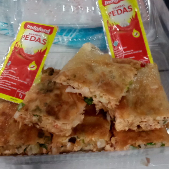 Martabak Telur Ayam Plus Sosis