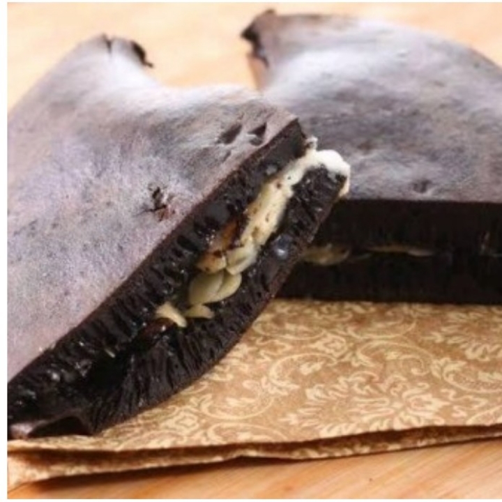 Martabak Tiramisu Hitam