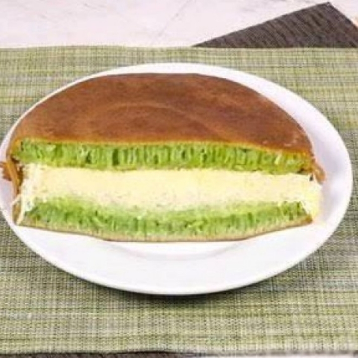 Martabak Tiramisu Pandan