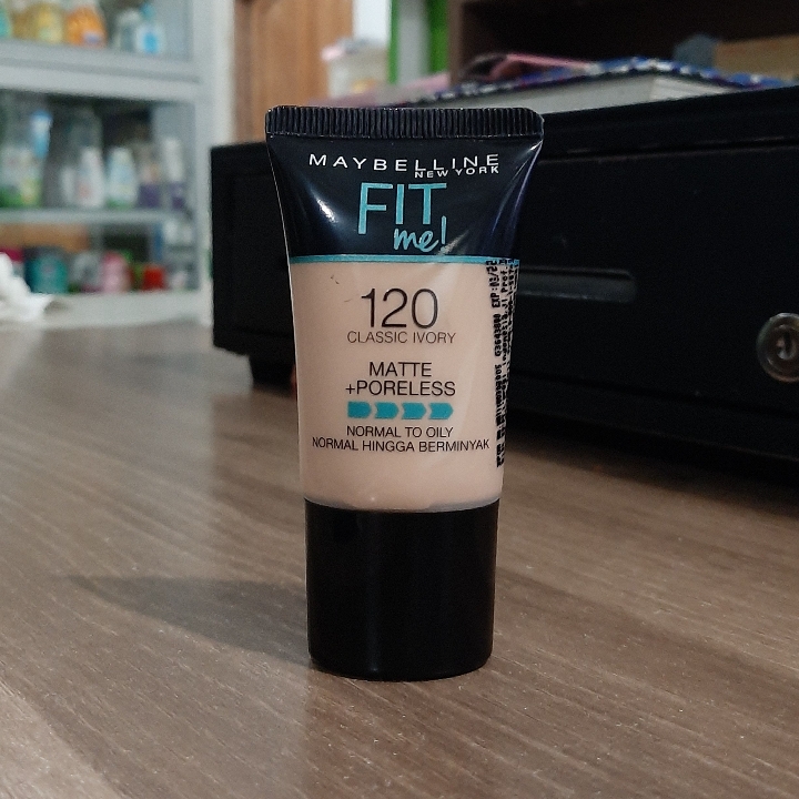 Maybelline Fit Me Foundation Tube