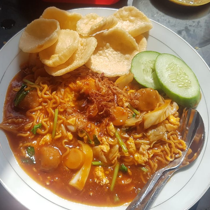 Mi Nyemek Telur