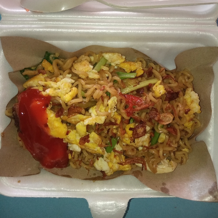 Mi Telor Goreng 