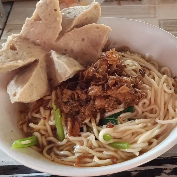 Mie Ayam Bakso Besar