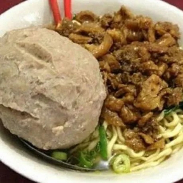 Mie Ayam Bakso Besar
